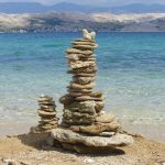 cairn-2371068_640